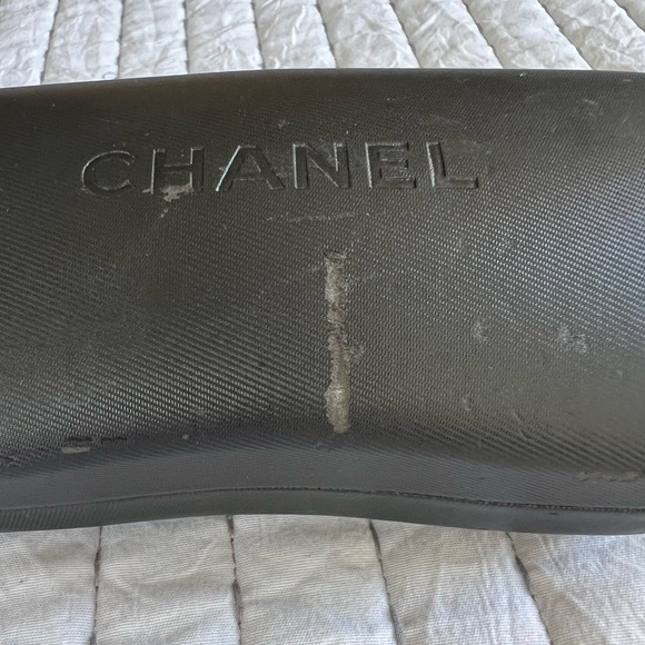 CHANEL Brown with Gold CC Logo Sunglasses. - Picture 9 of 12